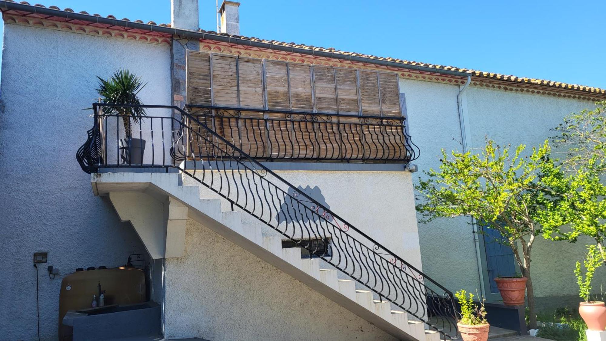 Bel Appartement Vinassan Exterior photo